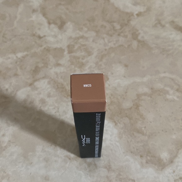 MAC - Studio Fix Perfecting Stick - NW25 - Picture 3 of 3